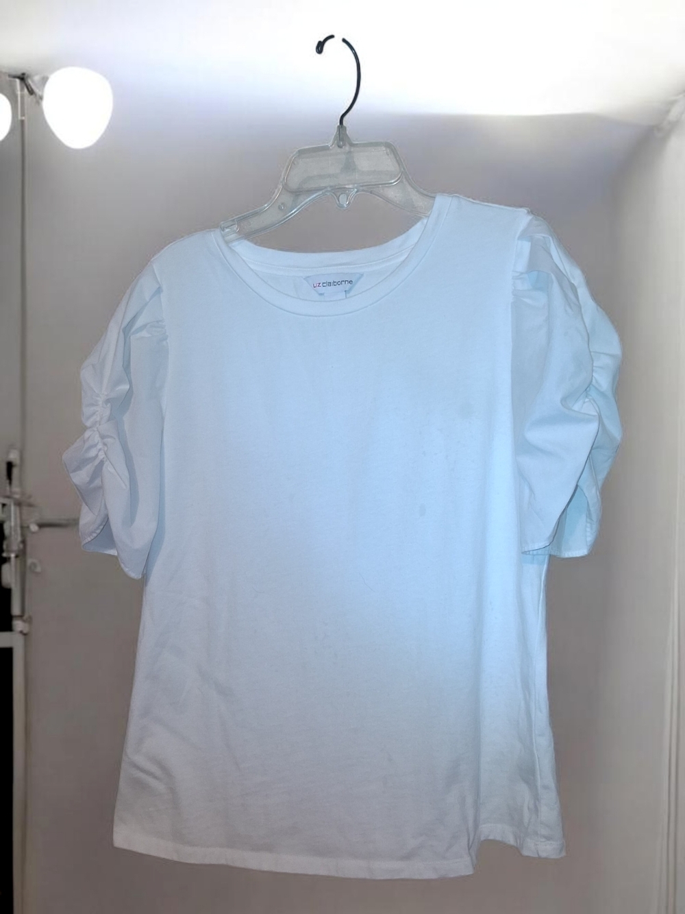 Liz Claiborne White Short Sleeve Tee with Ruched Puff Sleeves